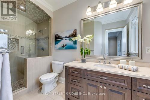 21 Frontier Drive, Richmond Hill, ON - Indoor Photo Showing Bathroom