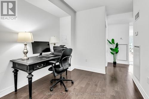 #2302 -8 The Esplanade Ave, Toronto, ON - Indoor Photo Showing Office