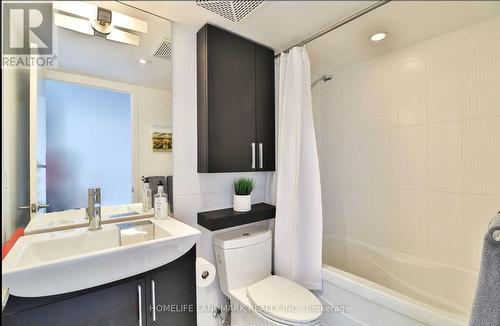 #1607 -25 Capreol Crt, Toronto, ON - Indoor Photo Showing Bathroom