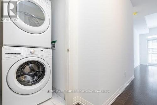 850 - 460 Adelaide Street E, Toronto, ON - Indoor Photo Showing Laundry Room