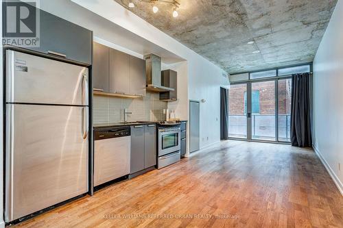 #201 -650 King St W, Toronto, ON - Indoor Photo Showing Kitchen