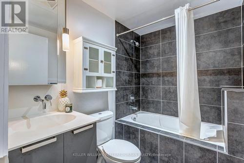 201 - 650 King Street W, Toronto, ON - Indoor Photo Showing Bathroom