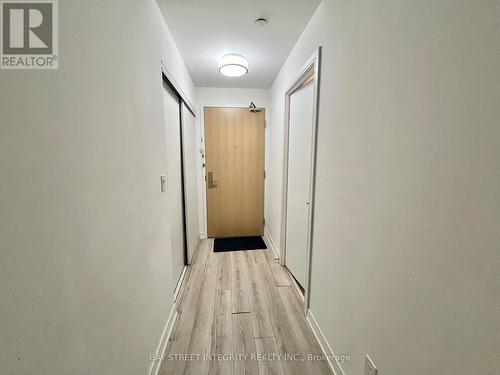 238 - 621 Sheppard Avenue E, Toronto, ON - Indoor Photo Showing Other Room