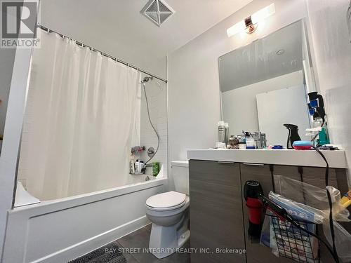 238 - 621 Sheppard Avenue E, Toronto, ON - Indoor Photo Showing Bathroom
