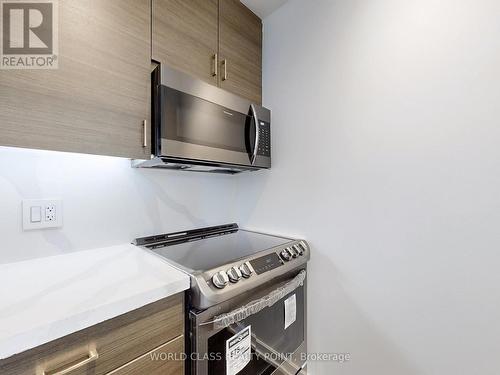 2512 - 70 Forest Manor Road, Toronto, ON - Indoor Photo Showing Kitchen