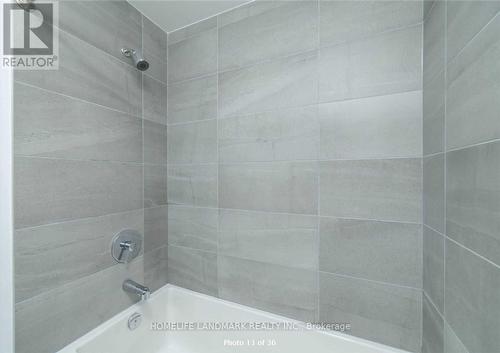 409 - 56 Forest Manor Road, Toronto, ON - Indoor Photo Showing Bathroom