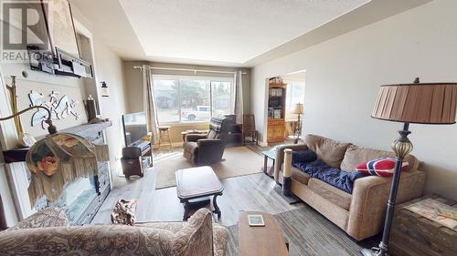 9212 76 Street, Fort St. John, BC - Indoor Photo Showing Living Room