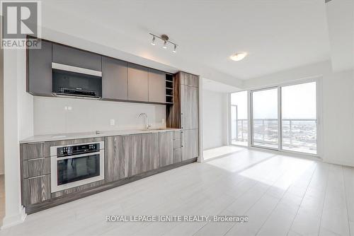 1806 - 2033 Kennedy Road, Toronto, ON - Indoor Photo Showing Kitchen