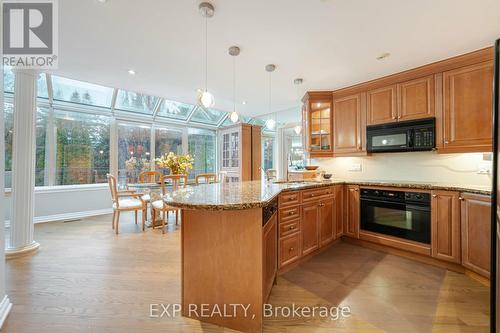 69 Kirkhill Pl, Vaughan, ON - Indoor Photo Showing Kitchen