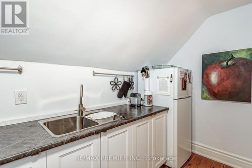 7 Tyler St, Aurora, ON - Indoor Photo Showing Kitchen