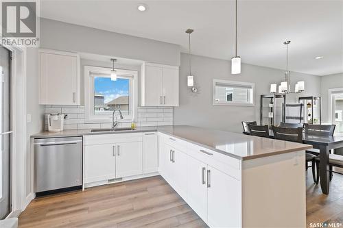 231 Childers Cove, Saskatoon, SK - Indoor Photo Showing Kitchen With Double Sink With Upgraded Kitchen