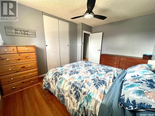 288 13Th Avenue Ne, Swift Current, SK - Indoor Photo Showing Bedroom