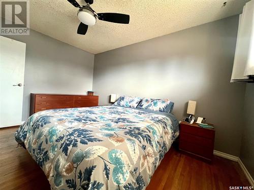 288 13Th Avenue Ne, Swift Current, SK - Indoor Photo Showing Bedroom