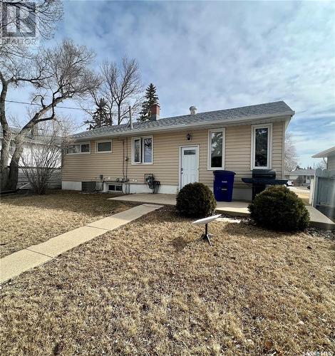 288 13Th Avenue Ne, Swift Current, SK - Outdoor