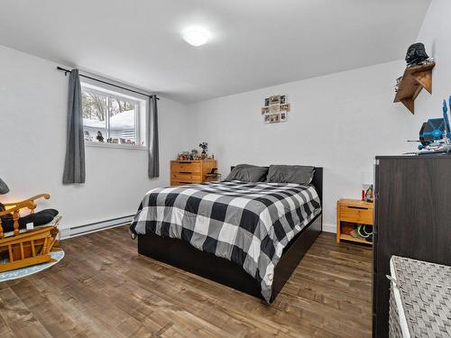 Master bedroom - 6 Ch. Des Coeurs-Saignants, Val-Des-Monts, QC - Indoor Photo Showing Bedroom