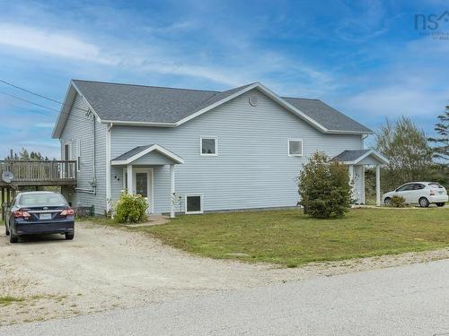 42-44 Bellmont Avenue, North Chegoggin, NS 