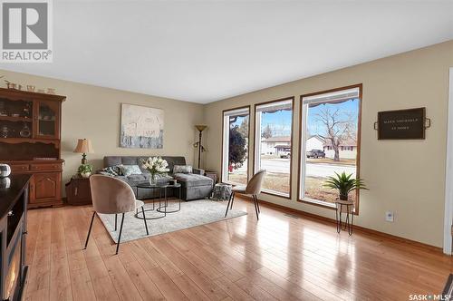 34 Blue Sage Drive, Moose Jaw, SK - Indoor Photo Showing Living Room
