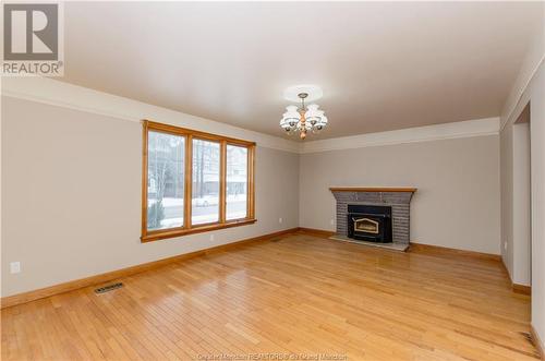417 Mclaughlin Rd, Moncton, NB - Indoor Photo Showing Living Room With Fireplace