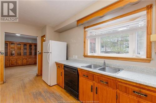 417 Mclaughlin Rd, Moncton, NB - Indoor Photo Showing Kitchen With Double Sink