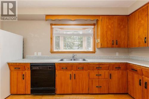 417 Mclaughlin Rd, Moncton, NB - Indoor Photo Showing Kitchen With Double Sink