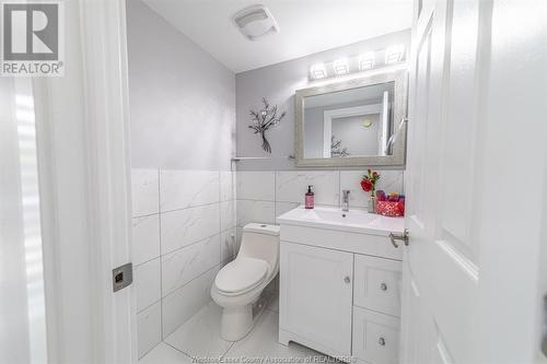 224 Caruhel, Lakeshore, ON - Indoor Photo Showing Bathroom