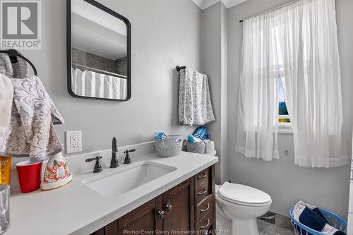 9355 Malden, Lasalle, ON - Indoor Photo Showing Bathroom