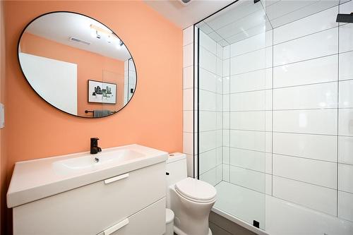 198 Dundurn Street S, Hamilton, ON - Indoor Photo Showing Bathroom