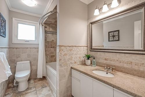 1557 Princeton Crescent, Oakville, ON - Indoor Photo Showing Bathroom