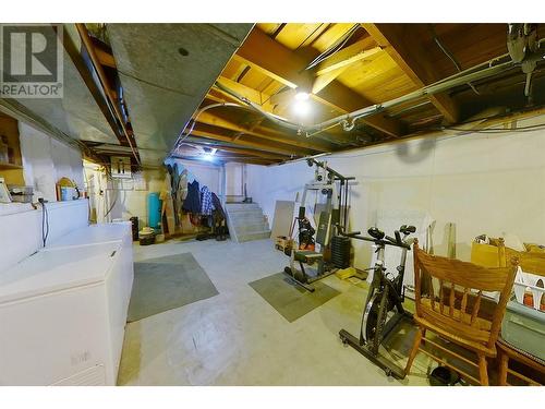 2720 Salmon River Road, Salmon Arm, BC - Indoor Photo Showing Basement