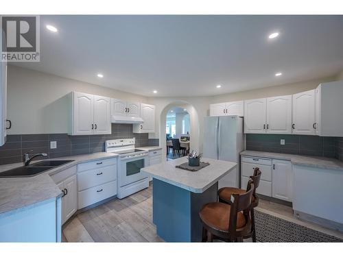 3400 Wilson Street Unit# 128, Penticton, BC - Indoor Photo Showing Kitchen With Double Sink