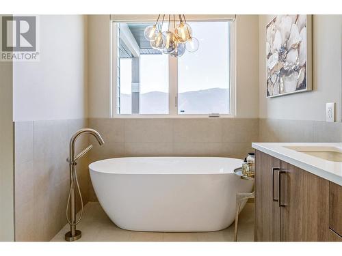 3313 Aspen Lane, Kelowna, BC - Indoor Photo Showing Bathroom