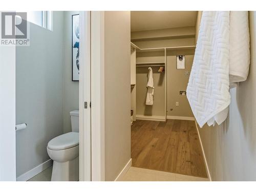 3313 Aspen Lane, Kelowna, BC - Indoor Photo Showing Bathroom