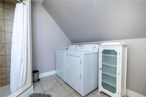 4979 Merritt Road N, Beamsville, ON - Indoor Photo Showing Laundry Room