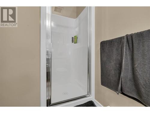 1350 Ridgeway Drive Unit# 403, Kelowna, BC - Indoor Photo Showing Bathroom