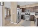1350 Ridgeway Drive Unit# 403, Kelowna, BC  - Indoor Photo Showing Kitchen With Double Sink 