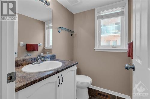 255 Deercroft Avenue, Ottawa, ON - Indoor Photo Showing Bathroom