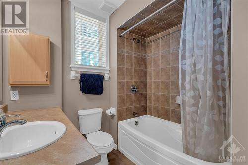 255 Deercroft Avenue, Ottawa, ON - Indoor Photo Showing Bathroom