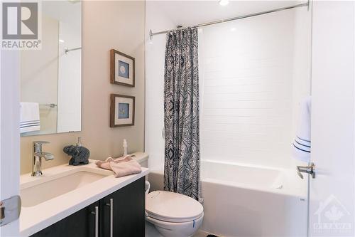 360 Patricia Avenue Unit#813, Ottawa, ON - Indoor Photo Showing Bathroom
