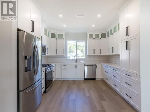 602 Nighthawk Avenue, Vernon, BC - Indoor Photo Showing Kitchen With Upgraded Kitchen