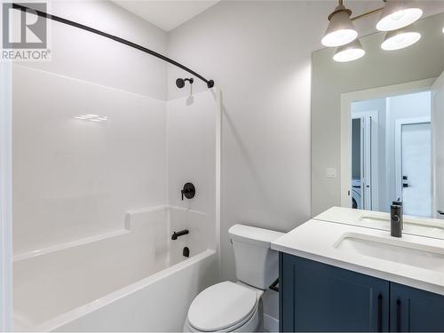 602 Nighthawk Avenue, Vernon, BC - Indoor Photo Showing Bathroom