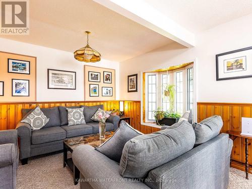 24 Cedar Dale Drive, Kawartha Lakes, ON - Indoor Photo Showing Living Room