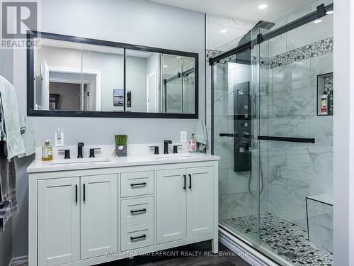 24 Cedar Dale Drive, Kawartha Lakes, ON - Indoor Photo Showing Bathroom