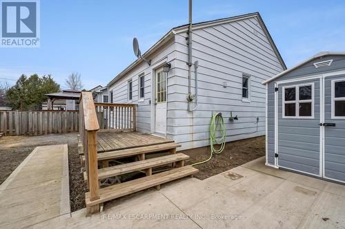 15 Shakespeare Ave, St. Catharines, ON - Outdoor