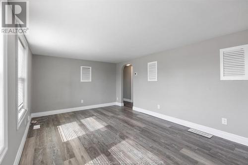 9355 Malden, Lasalle, ON - Indoor Photo Showing Living Room