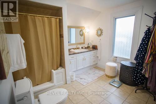 166 Brock Street, Brantford, ON - Indoor Photo Showing Bathroom