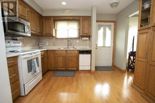 983 North St, Sault Ste. Marie, ON - Indoor Photo Showing Kitchen With Double Sink