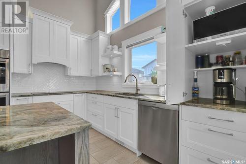 3502 Green Creek Road, Regina, SK - Indoor Photo Showing Kitchen With Upgraded Kitchen
