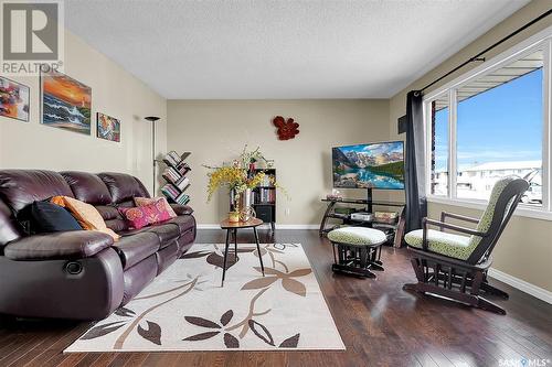 1327 Warner Street, Moose Jaw, SK - Indoor Photo Showing Living Room