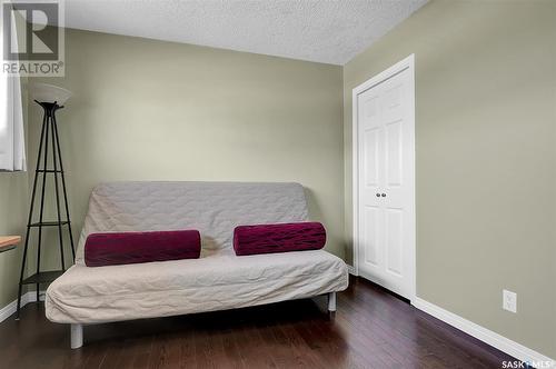 1327 Warner Street, Moose Jaw, SK - Indoor Photo Showing Bedroom