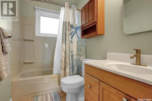 1327 Warner Street, Moose Jaw, SK - Indoor Photo Showing Bathroom